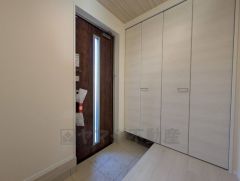 ご家族の靴をスッキリと片付けられるシューズボックス付きの玄関です＾＾スッキリと片付いた玄関は気持ちがいいです。