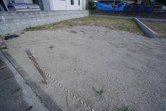 駐車スペースはゆとりある並列2台分を確保。マイカー用に、お客さま用に、余裕を持ってご利用いただけます＾＾