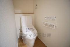 ウォシュレット、暖房便座、節電・節水機能など、使い勝手のよい高機能トイレです。