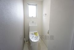 ウォシュレット、暖房便座、節電・節水機能など、使い勝手のよい高機能トイレです。