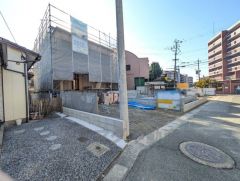 前面道路は北側約3.8ｍの公道に面しています＾＾