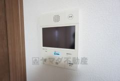 防犯はもちろんセールスマン対策にもなるモニター付きインターホン。