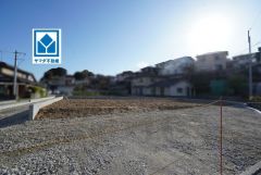 生活がワンフロアで完結する平屋建て＾＾敷地約73坪。駐車3台分＾＾西鉄バス「六本松」歩3分。