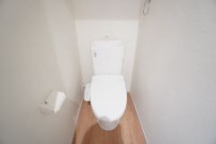 1階2階の2ヶ所にトイレがありますので、忙しい朝にも家族に気を使わず、ゆとりが生まれますね＾＾