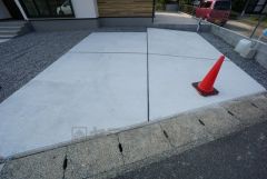 カースペースは並列3台分（車種による）