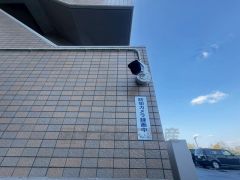 マンション外には各箇所に防犯カメラが付いているので、安心安全＾＾万が一トラブルなどがあった場合も安心です＾＾
