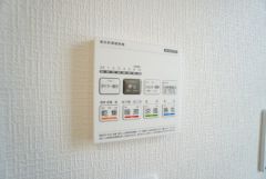 浴室暖房乾燥機には、暖房、乾燥、涼風、換気の4つの機能が付いています。タイマー付きです。換気・雨の日の洗濯も安心です＾＾