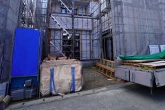 カースペースは並列2台分を確保（車種による）車通りが少なく、駐車もラクラク＾＾小さなお子様がいるご家庭の方も安心です＾＾