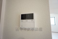 おいだき機能つきなのでお風呂に入る時間が異なるご家庭には嬉しいですね。ボタン一つで快適で便利な生活が＾＾