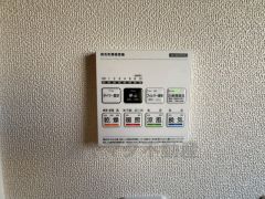 浴室暖房乾燥機には、暖房、乾燥、涼風、換気の4つの機能が付いています。タイマー付きです。換気・雨の日の洗濯も安心です＾＾