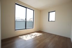 5.74帖。木の温もりがやさしいフローリングとシンプルなクロスです＾＾