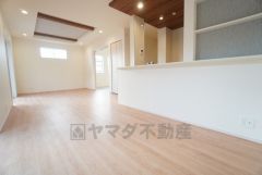 家族が集まる開放的なリビング。折下げ天井でお洒落な空間＾＾