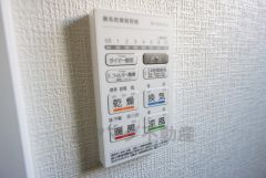 浴室暖房乾燥機には、暖房、乾燥、涼風、換気の4つの機能が付いています。タイマー付きです。換気・雨の日の洗濯も安心です＾＾