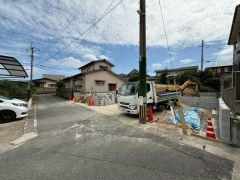 住人以外の車の進入も少なく、小さなお子様を持つご家庭にも安心です。