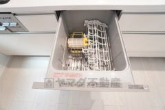 炊事時間を大幅に短縮できる食器洗浄乾燥機付き＾＾食器を洗う手間が減るので家族とのコミュニケーションの時間や自分の時間が増えますね。