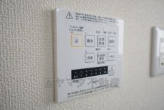 浴室暖房乾燥機付き＾＾梅雨の時期や花粉、PM2.5が酷いときなどの洗濯を干すのに重宝しそうですね＾＾