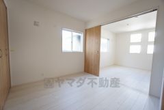 2ドア1ルーム。建具を全開にすると1部屋としてもお使いいただけます。