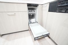 炊事時間を大幅に短縮できる食器洗浄乾燥機付き＾＾食器を洗う手間が減るので家族とのコミュニケーションの時間や自分の時間が増えますね。