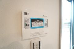 おいだき機能つきなのでお風呂に入る時間が異なるご家庭には嬉しいですね。ボタン一つで快適で便利な生活が＾＾