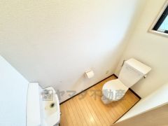トイレは1階と2階それぞれに設けられています。
