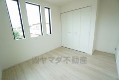 住む人のこだわりを活かす洋室＾＾広めのクローゼットもあり荷物もすっきり片付けられ、ゆとりのある暮らしが出来ます＾＾ 