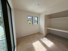 リビング隣には、ホッとできる和室を用意。客間としてはもちろん、お子様のお昼寝スペースや書斎としても活躍してくれそうです＾＾