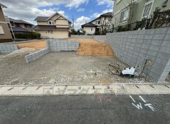 駐車スペース2台分(車種による)。