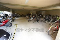 大切な自転車を雨などから守ることのできる駐輪場＾＾