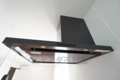 レンジフードは薄型タイプでスッキリみえますね＾＾