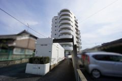駅、スーパー、小学校など徒歩10分以内で周辺環境充実＾＾