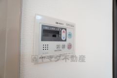 おいだき機能つきなのでお風呂に入る時間が異なるご家庭には嬉しいですね。ボタン一つで快適で便利な生活が＾＾