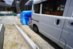 駐車スペースはゆとりある2台分を確保。マイカー用に、お客さま用に、余裕を持ってご利用いただけます。