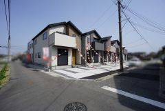 前面道路含む現地写真。