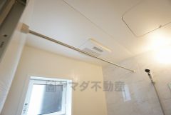 浴室暖房乾燥機付きなので梅雨時期などのお洗濯に便利ですね＾＾