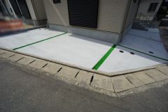 カースペース2台分（車種による）。