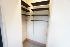 可動棚付シューズクローゼットは実用性と機能性を兼ね備えています。急な来客でも、いつも整頓された玄関でお出迎えができます。