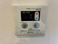 おいだき機能つきなのでお風呂に入る時間が異なるご家庭には嬉しいですね。ボタン一つで快適で便利な生活が＾＾