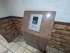 防犯性もばっちり、TVモニター付きインターホン完備。来訪者の顔が見えるので、安心＾＾お子さん1人での留守番時にも活躍しそうです。 