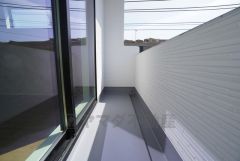 陽当たりの良いバルコニーです。お洗濯やお布団干しはもちろん、日光浴スペースにも＾＾足元は防水工事施工済です。