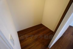 2階には独立したファミリークロークが設けられています。