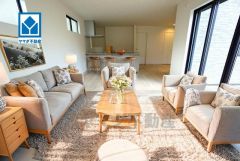 家具はCGによるイメージ画像です。リビングは広々とした設計で、家族が集い、寛ぐ暮らしの空間を演出しています＾＾