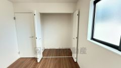 大容量クローゼット付きなので、すっきりと整理整頓でき気持ちよく過ごせますね＾＾ 各部屋収納スペース付き＾＾