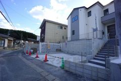 徒歩圏に周辺環境充実。最寄りバス停から天神や博多へのアクセス良好＾＾快適でゆとりのある生活空間で新生活を始めましょう＾＾
