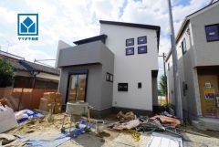 歩8分圏内にはスーパー、コンビニ、ドラッグストアなど。周辺環境充実＾＾