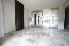 共用部。清掃の行き届いたきれいなエントランス。
