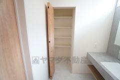 洗面室収納付き。タオルや衣類の収納に便利＾＾