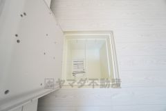 たっぷり収納できるクローゼット付きでお部屋の中をすっきりと快適に保てます。