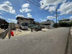住人以外の車の進入も少なく、小さなお子様を持つご家庭にも安心です。