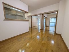 洋室の建具を開けたまま、リビングとの一体利用も可能です＾＾ ライフステージに合わせて様々な使い方ができそうですね。 