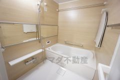 雨の日のお洗濯にも嬉しい浴室乾燥付き。換気機能付きなのでお風呂のカビ予防にもなります＾＾きれいに使えるお風呂です＾＾